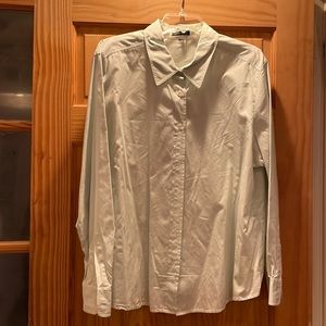 Woman’s Anne Klein Robins Egg Blue Button Down Shirt. Size 1X